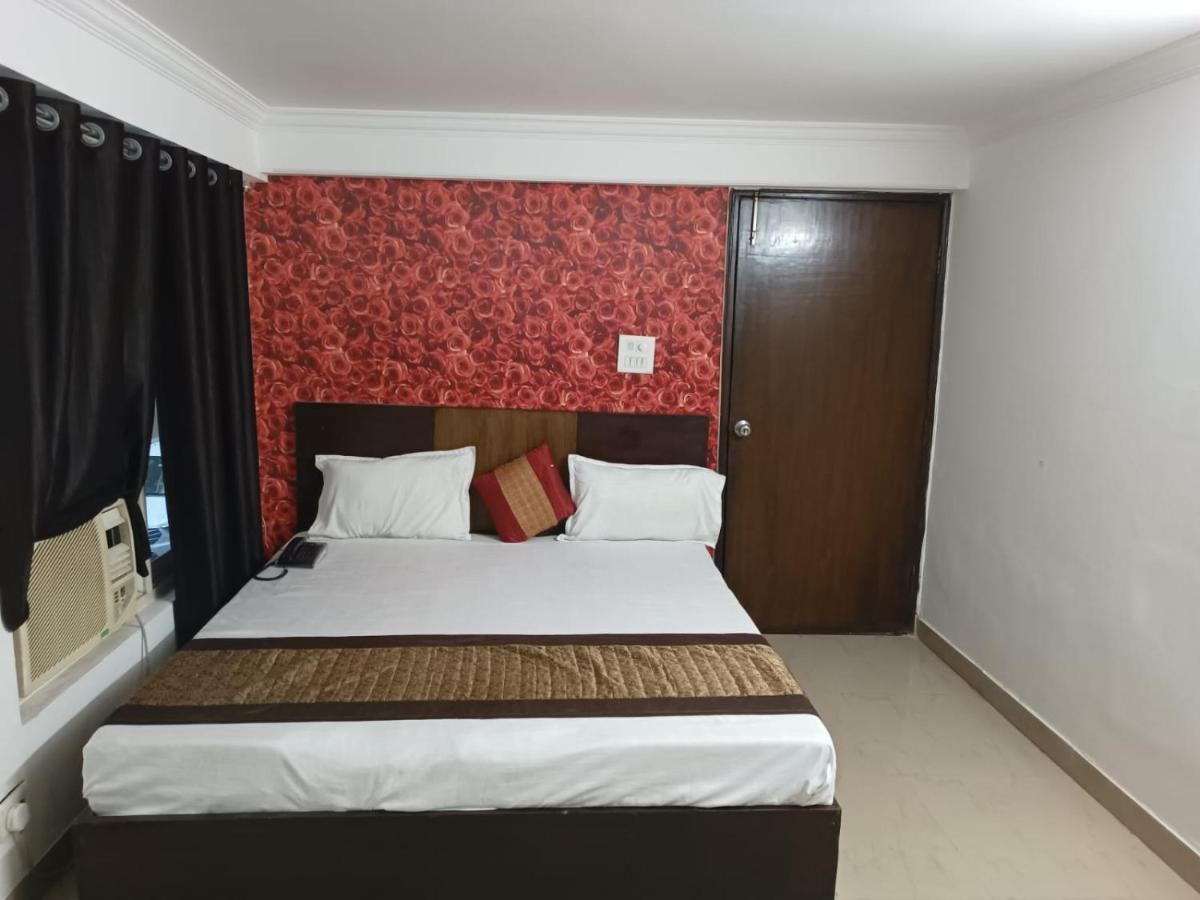 Hotel Airport Aditya Inn Yeni Delhi Dış mekan fotoğraf