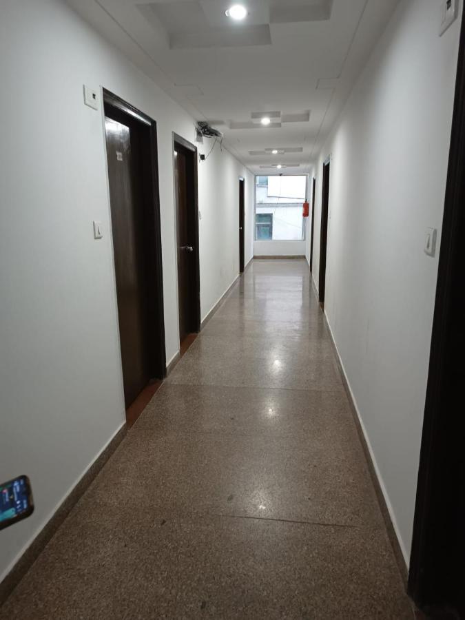 Hotel Airport Aditya Inn Yeni Delhi Dış mekan fotoğraf