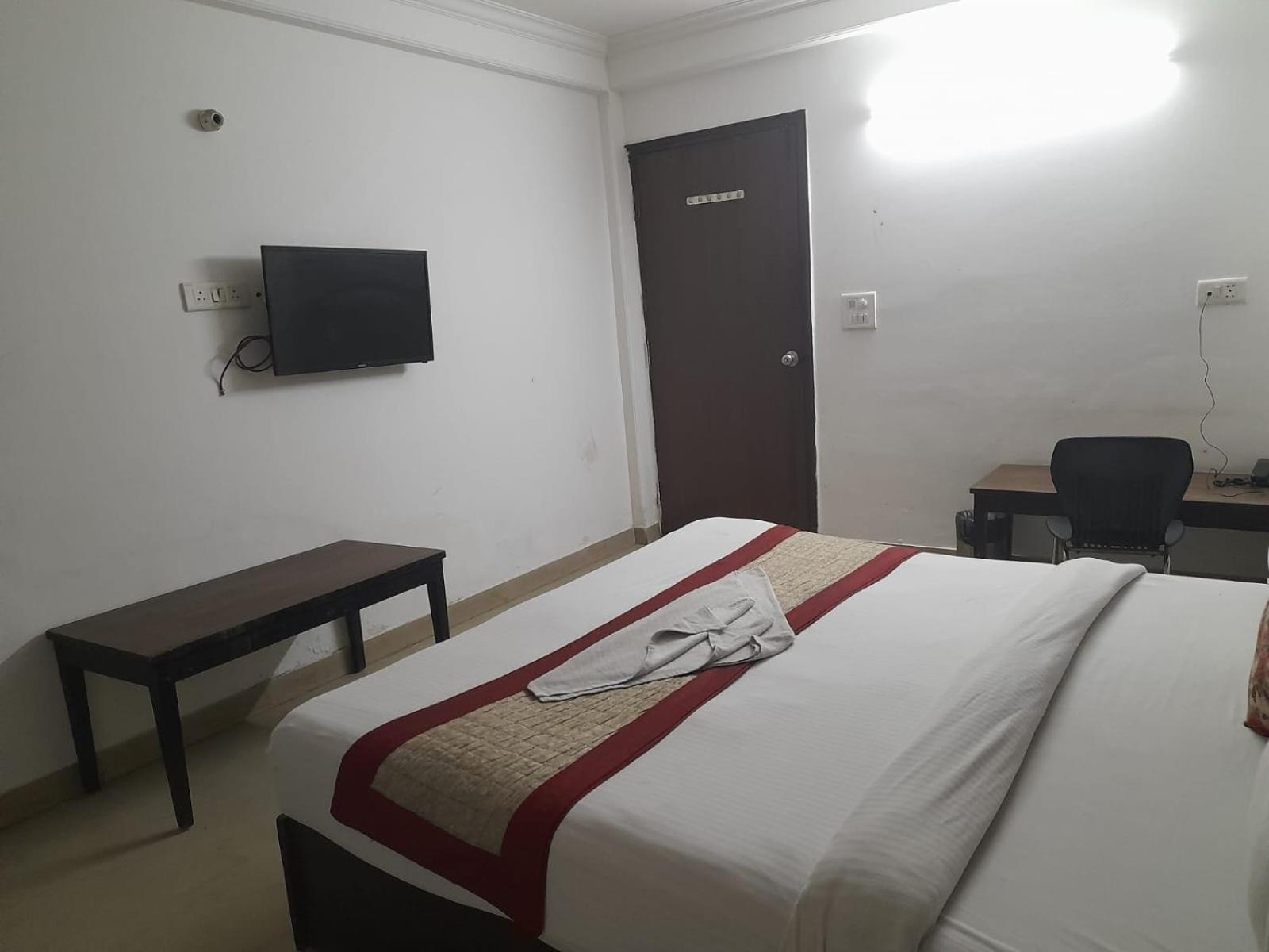 Hotel Airport Aditya Inn Yeni Delhi Dış mekan fotoğraf