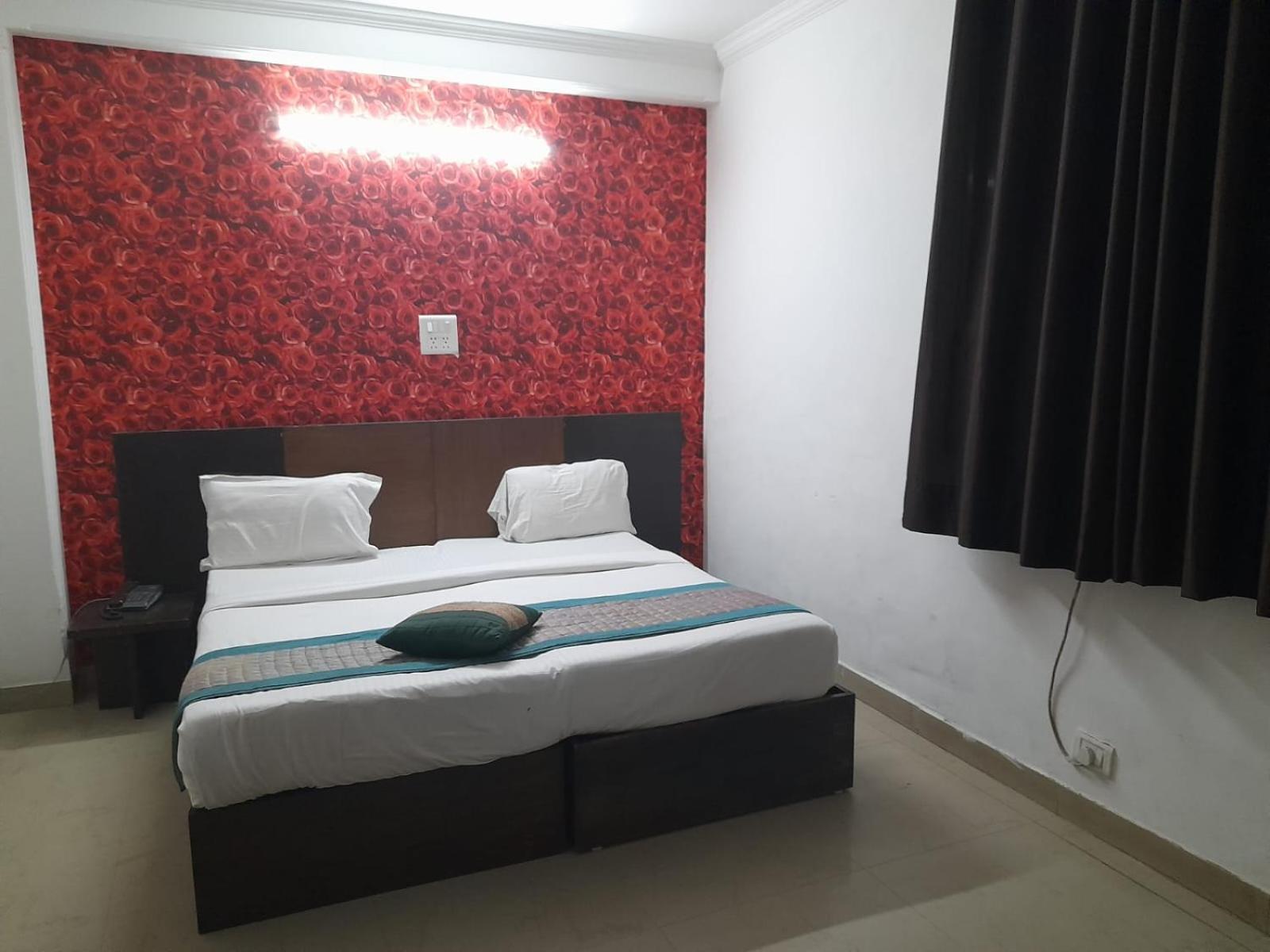 Hotel Airport Aditya Inn Yeni Delhi Dış mekan fotoğraf